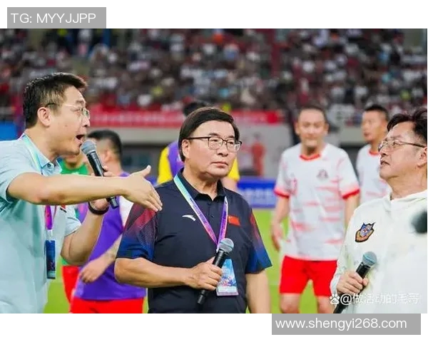 香港足球明星队挑战咸阳队展现足球魅力与友谊的精彩对决